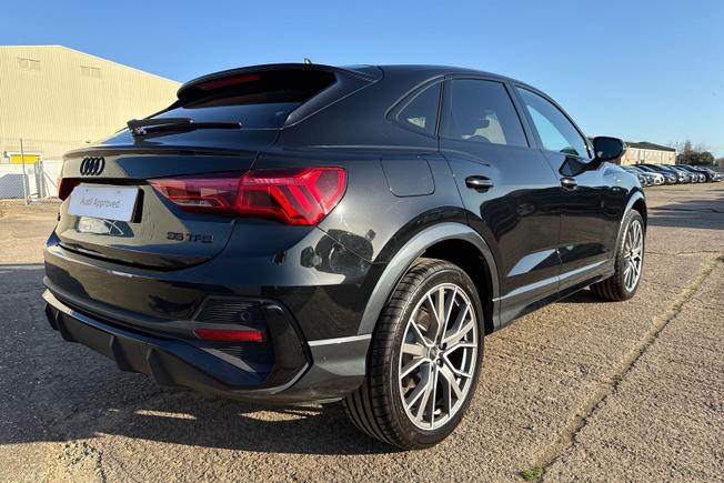 AUDI Q3 Photo 43