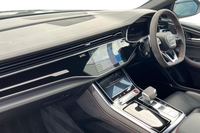 AUDI Rsq8 Photo 2