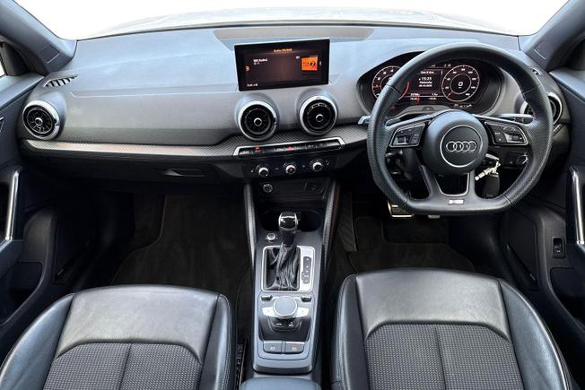 Audi Q2 Photo 11