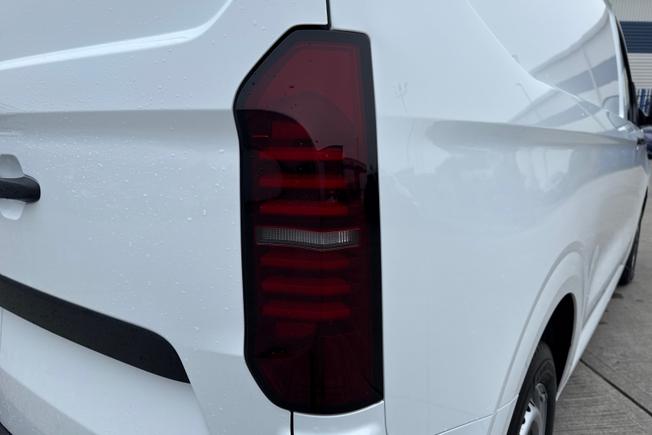 VOLKSWAGEN Transporter Photo 18