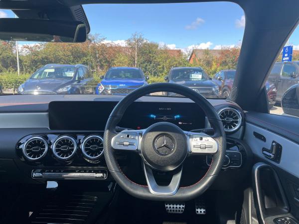 Mercedes-Benz CLA Photo autoimg-1ccb981f1dfd1cd472e7189b64a38f7fba937574.jpg