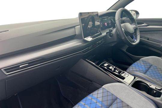 Volkswagen Golf Photo autoimg-1cd33d49a15438252ecd5a6626c393e94c229142.jpg