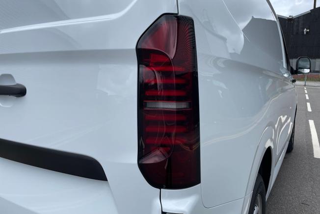 VOLKSWAGEN Transporter Photo 18
