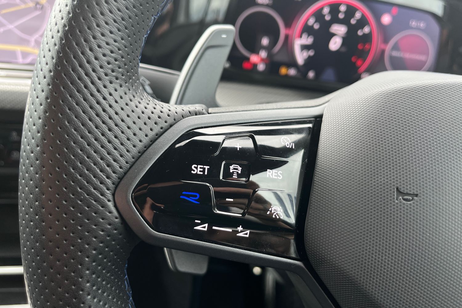 Volkswagen Golf Photo 35