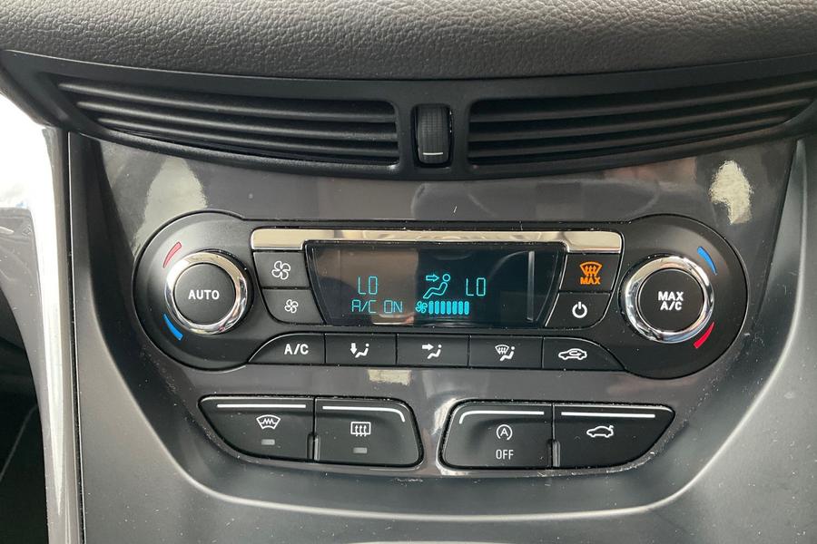 Ford KUGA Photo autoimg-1cde0794b4f5dd2d8ee8e5eb8a09dfc83faf9388.jpg