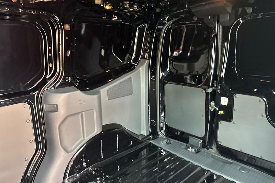 Ford E-TRANSIT COURIER Photo autoimg-1ce15ac49132fd30984689d15d6d2e2a0c5e404a.jpg