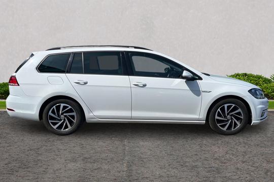 Volkswagen Golf Photo autoimg-1ce4642e51920daefcbbd9c70966b1e3261636c7.jpg