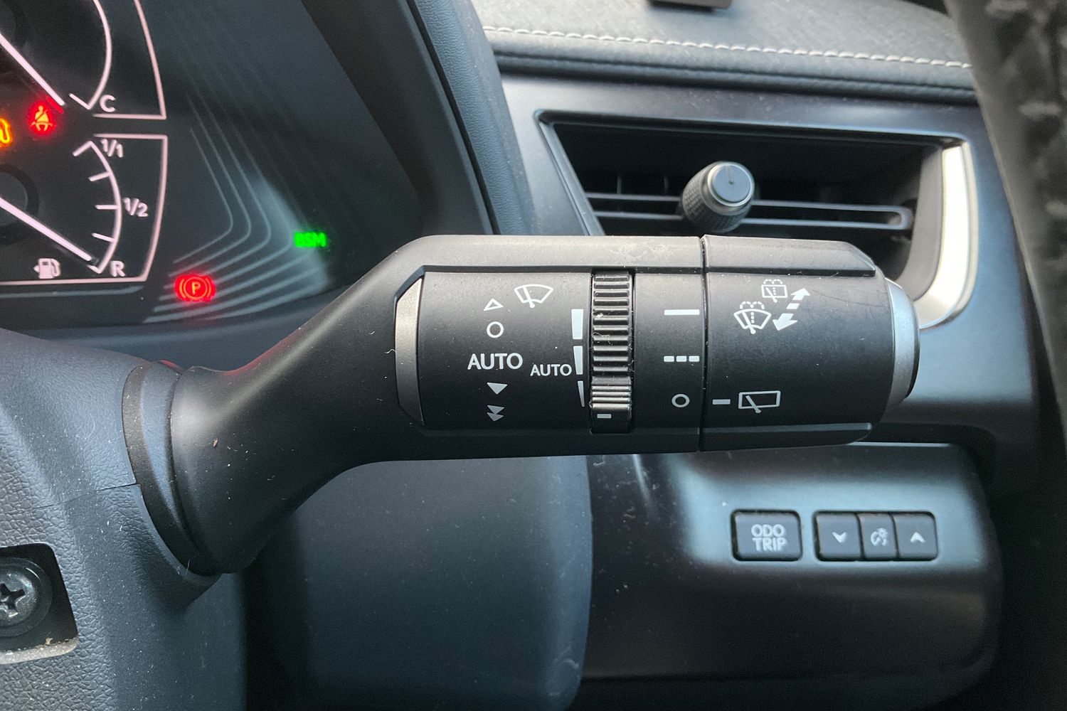 Lexus UX Photo 14