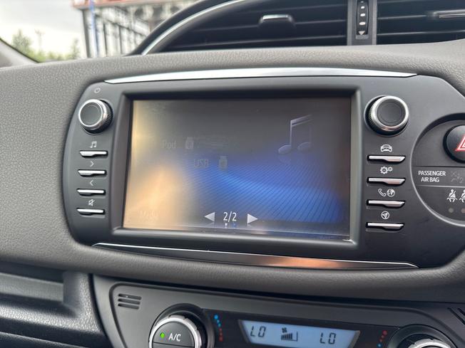 TOYOTA Yaris Photo 34