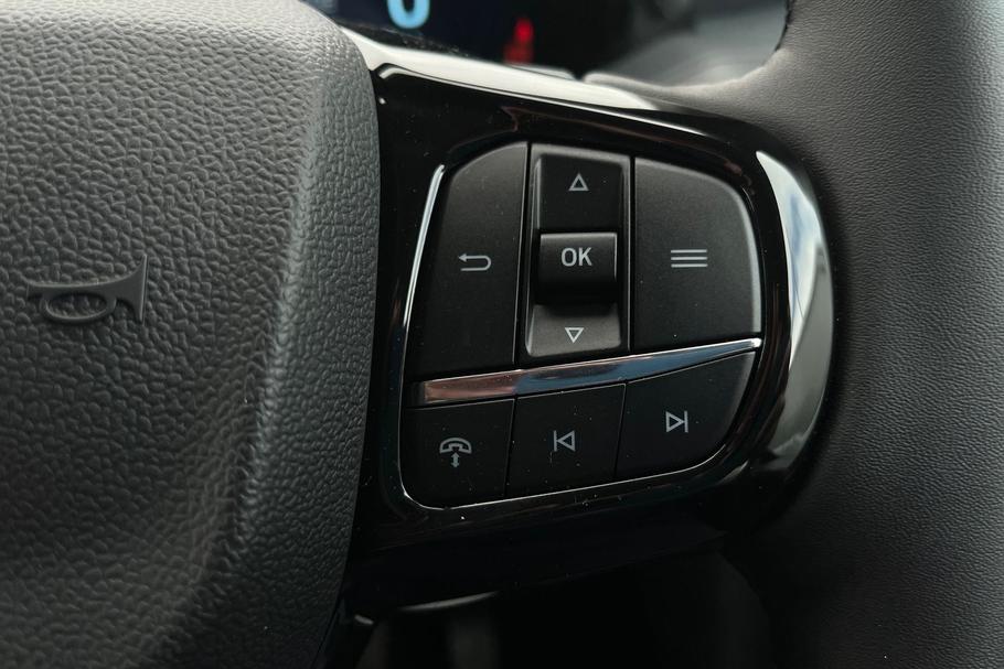 Used Ford TRANSIT CUSTOM KMZ4244 24