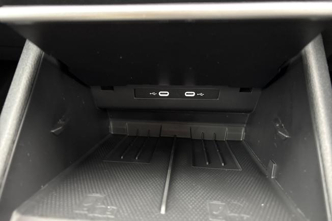 VOLKSWAGEN  Tiguan  Photo 21