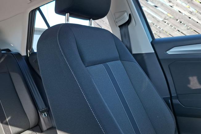 VOLKSWAGEN T-Roc Photo 24