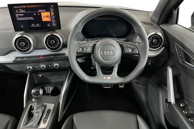AUDI Q2 Photo 11