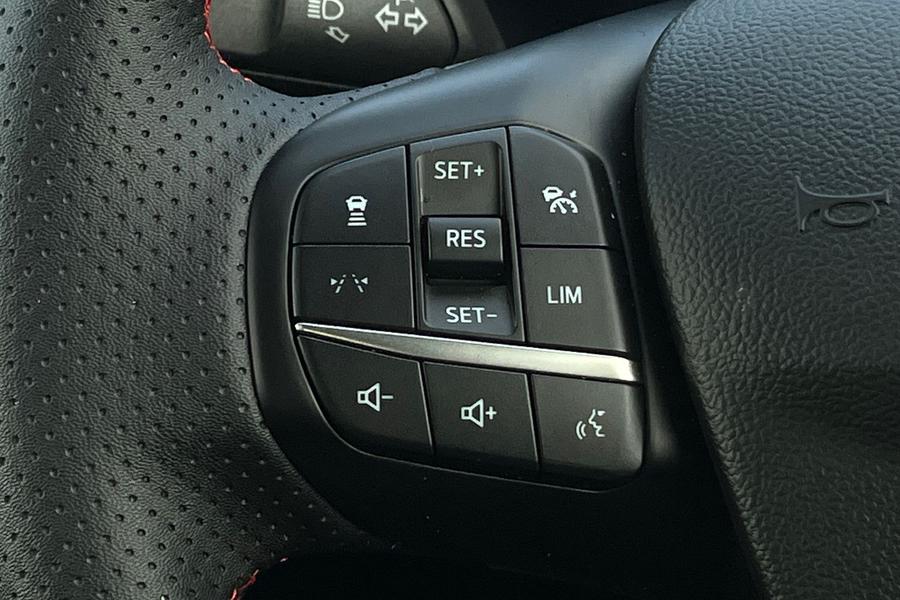Ford KUGA Photo autoimg-1cf808faf7600b011ed53dbf2b875c9f4cee19c8.jpg