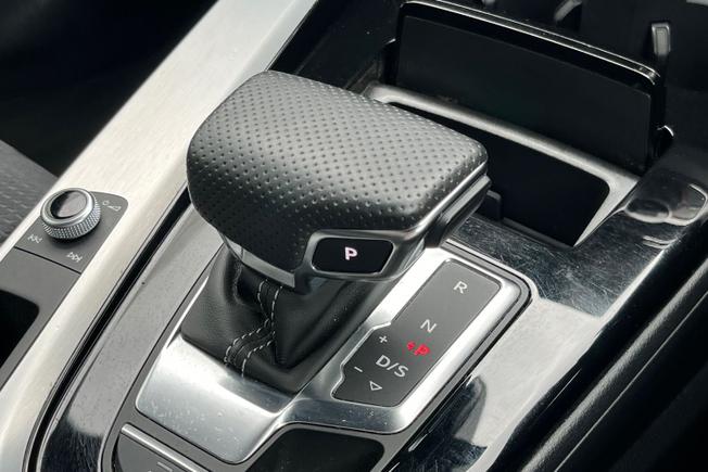 Audi A4 Photo 29