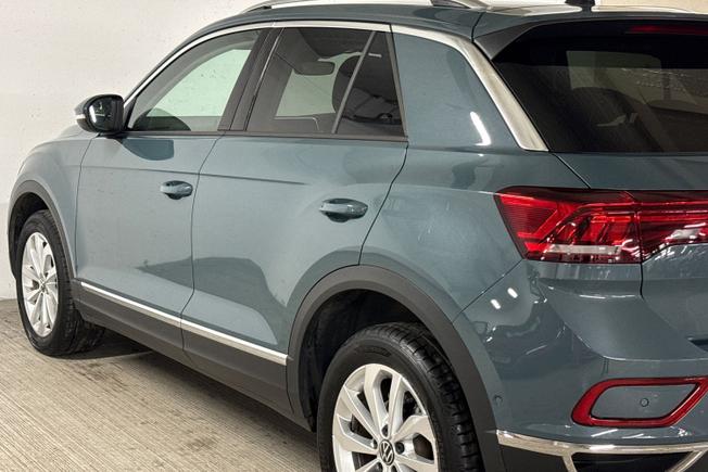 VOLKSWAGEN T-Roc Photo 26