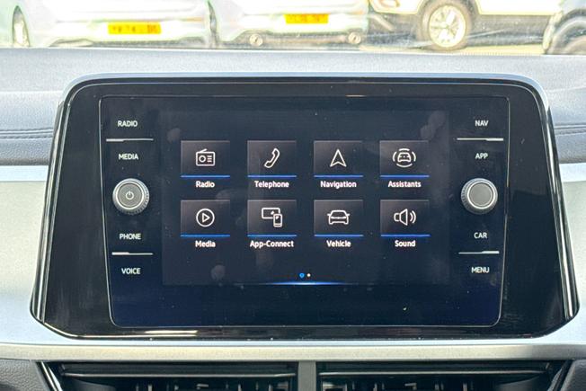 VOLKSWAGEN T-Roc Photo 13