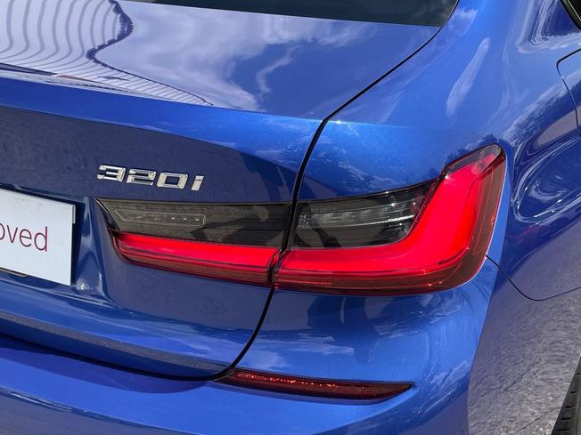 BMW 3 Series Photo 18