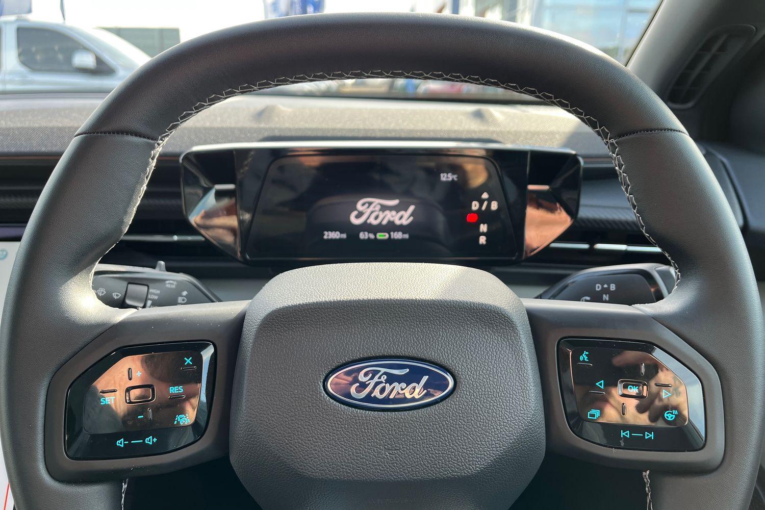 Ford Explorer Photo 11