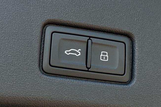 AUDI  Q4 Photo 46