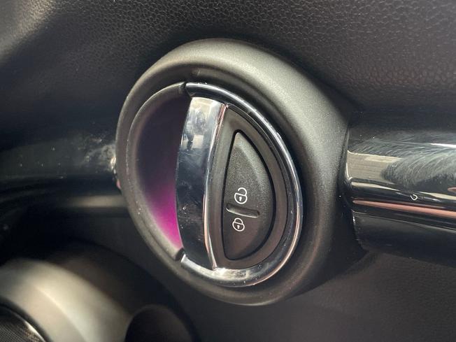 MINI Hatch Photo 35