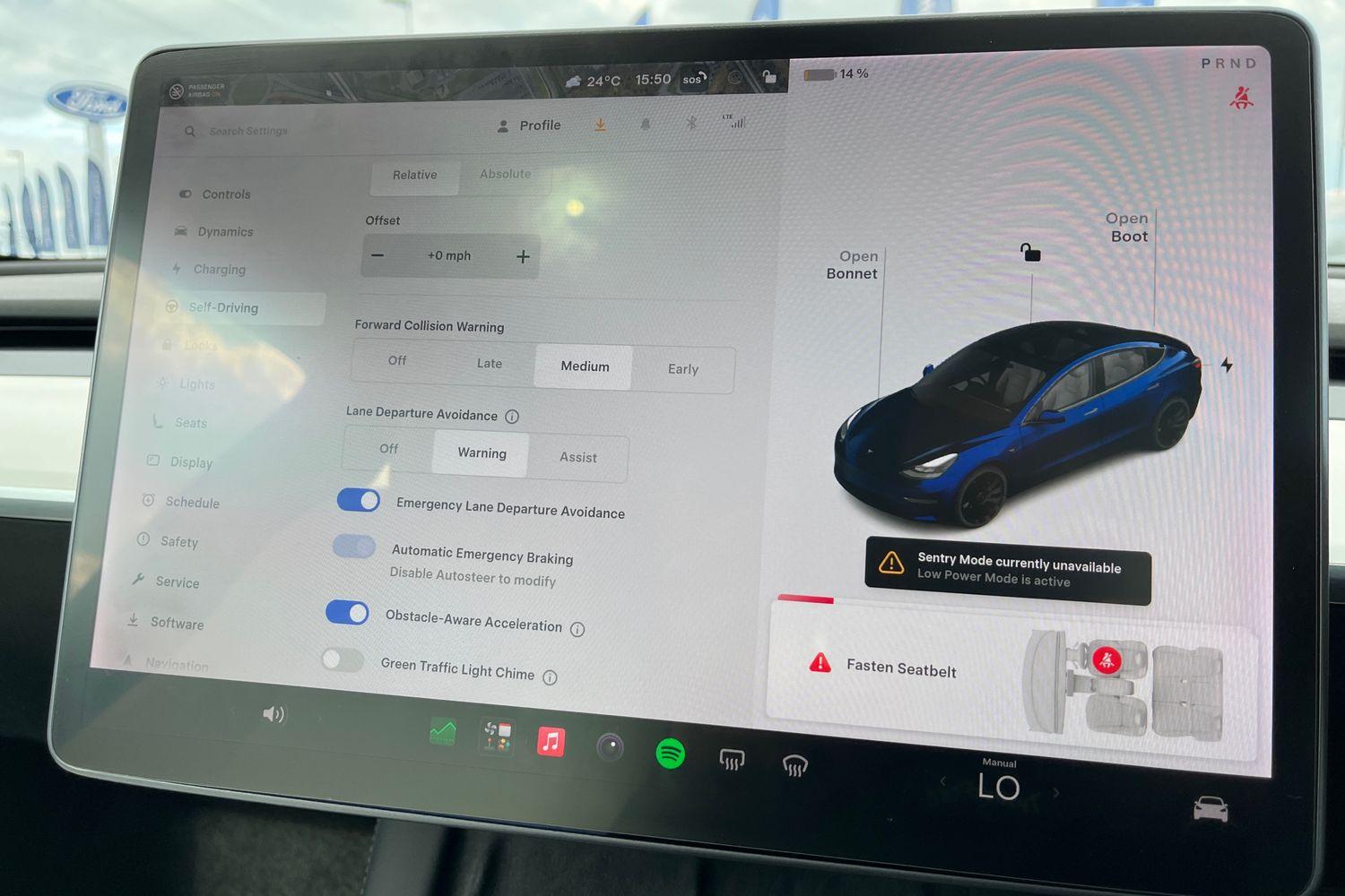 TESLA Model 3 Photo 25