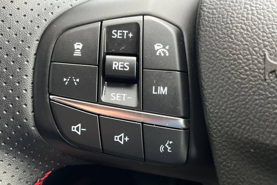 Ford Kuga Photo autoimg-1d128af9587902e6be0edff4f5aeb79cffd062cf.jpg