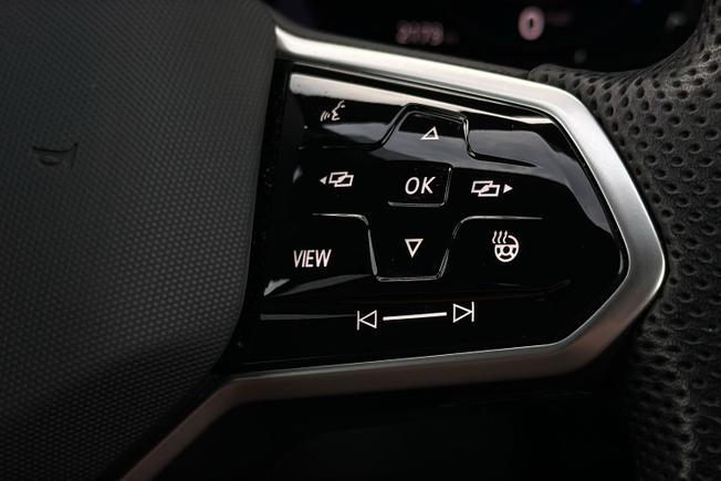 VOLKSWAGEN Golf Photo 17