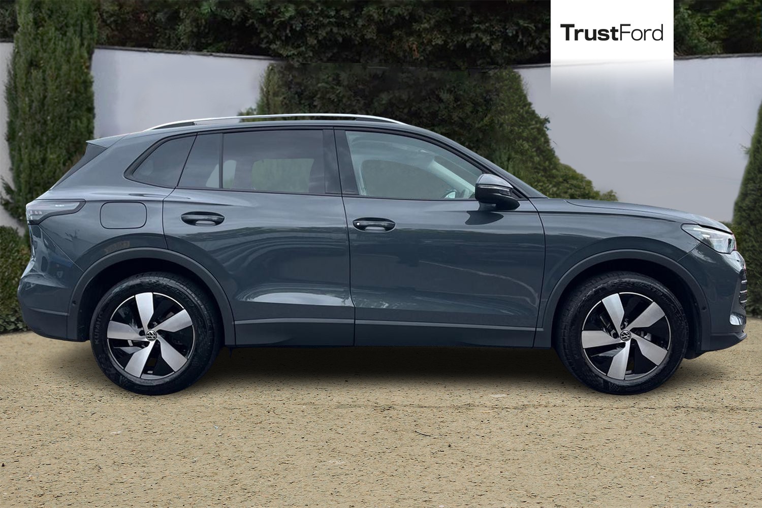 Volkswagen Tiguan Photo 2