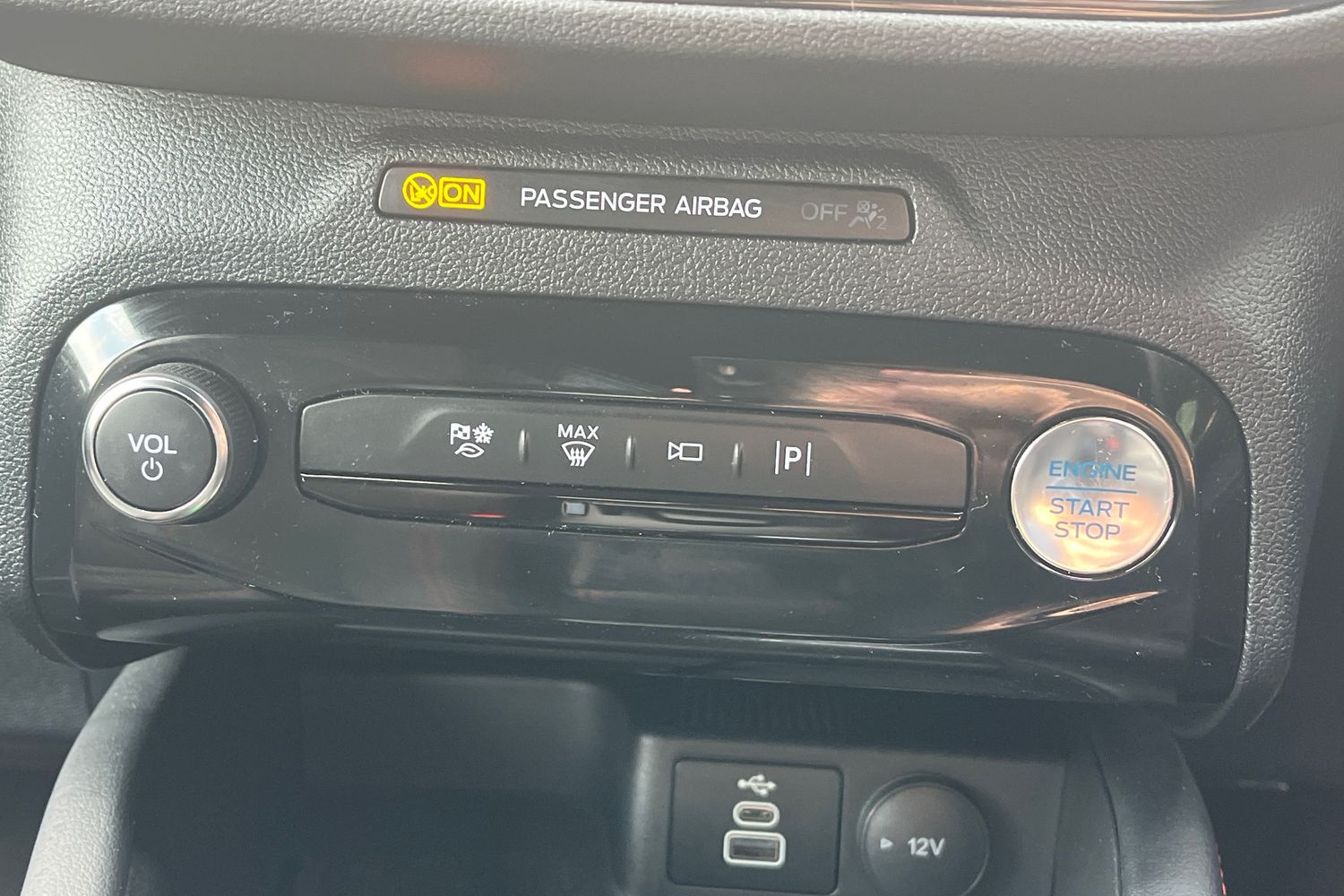 Ford KUGA Photo 25