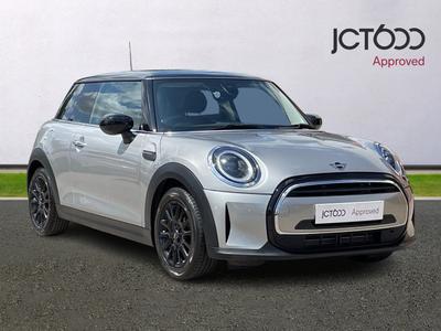 2023 MINI Hatch 1.5 Cooper Classic Hatchback 3dr Petrol Steptronic Euro 6 (s/s) (136 ps) at JCT600