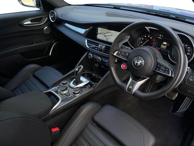 ALFA ROMEO Giulia Photo 6