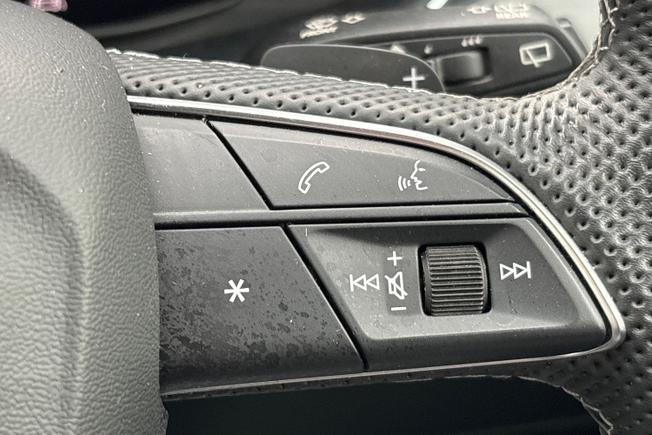 AUDI Q7 Photo 17