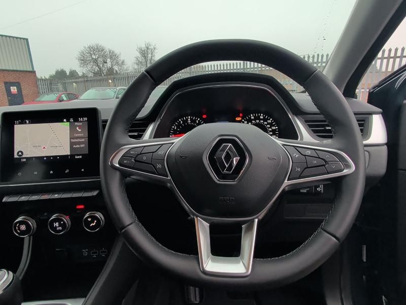 Used Renault Captur ST72AKN 32