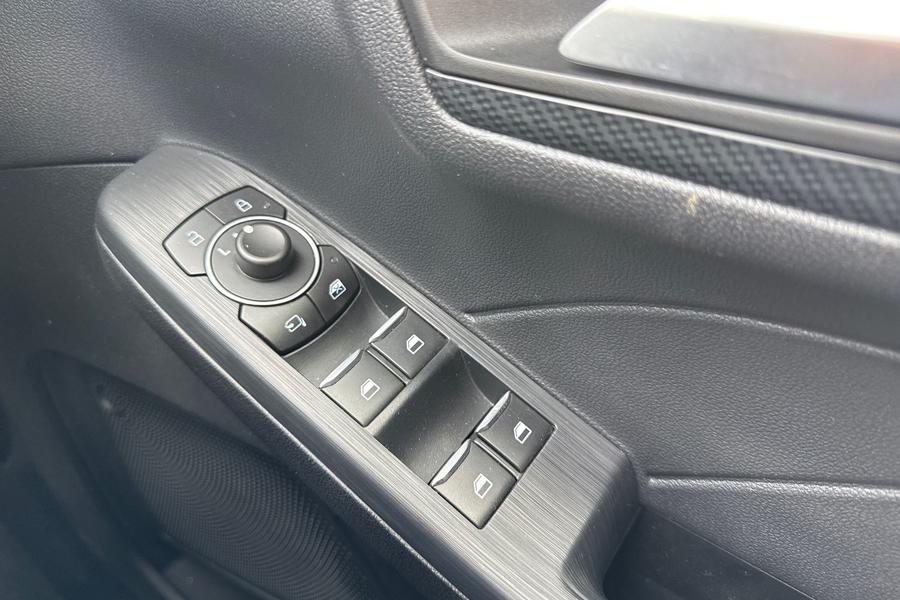 Ford KUGA Photo autoimg-1d281af2ac10cfb95d7c6fb9b6987c7daf19fb9a.jpg