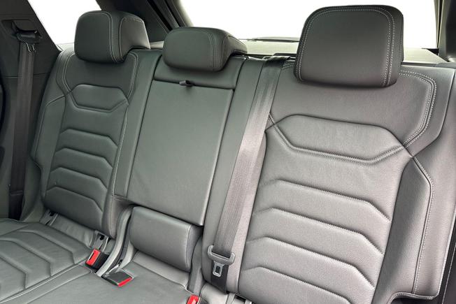 VOLKSWAGEN Touareg Photo 9