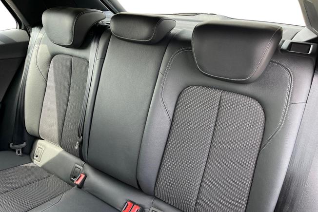 AUDI Q2 Photo 9