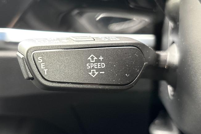 AUDI Q3 Photo 30