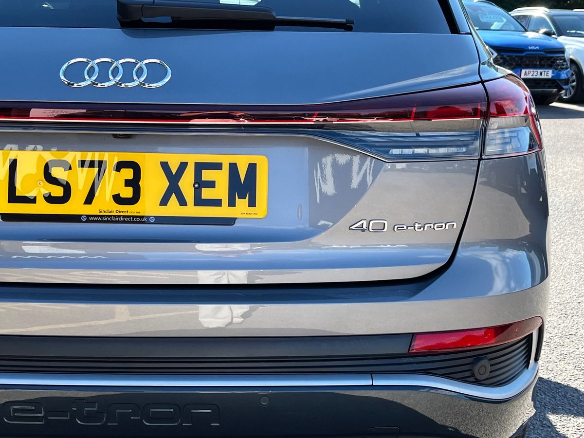 Audi Q4 e-tron Photo 21