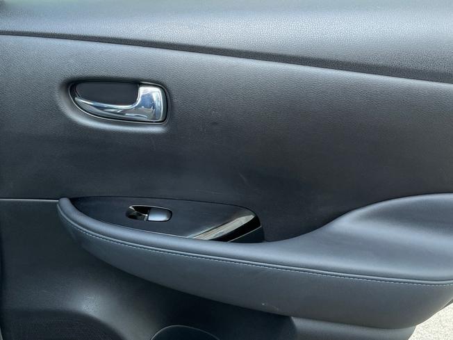 NISSAN Leaf Photo 33