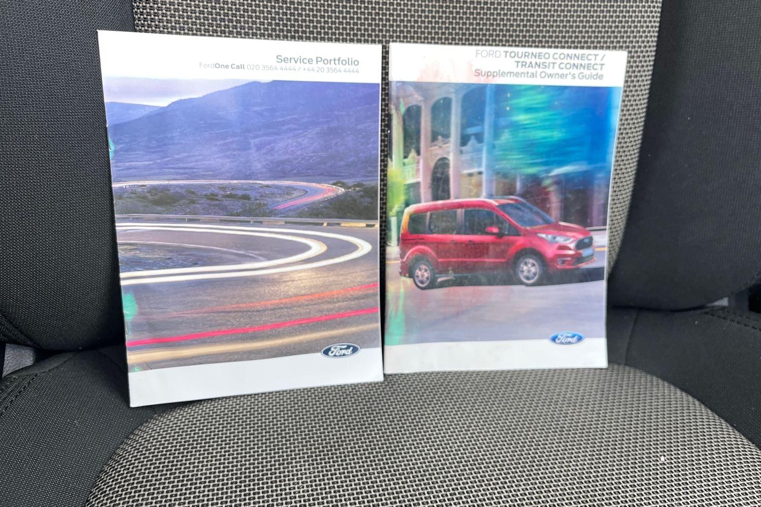 Ford TRANSIT CONNECT Photo 8