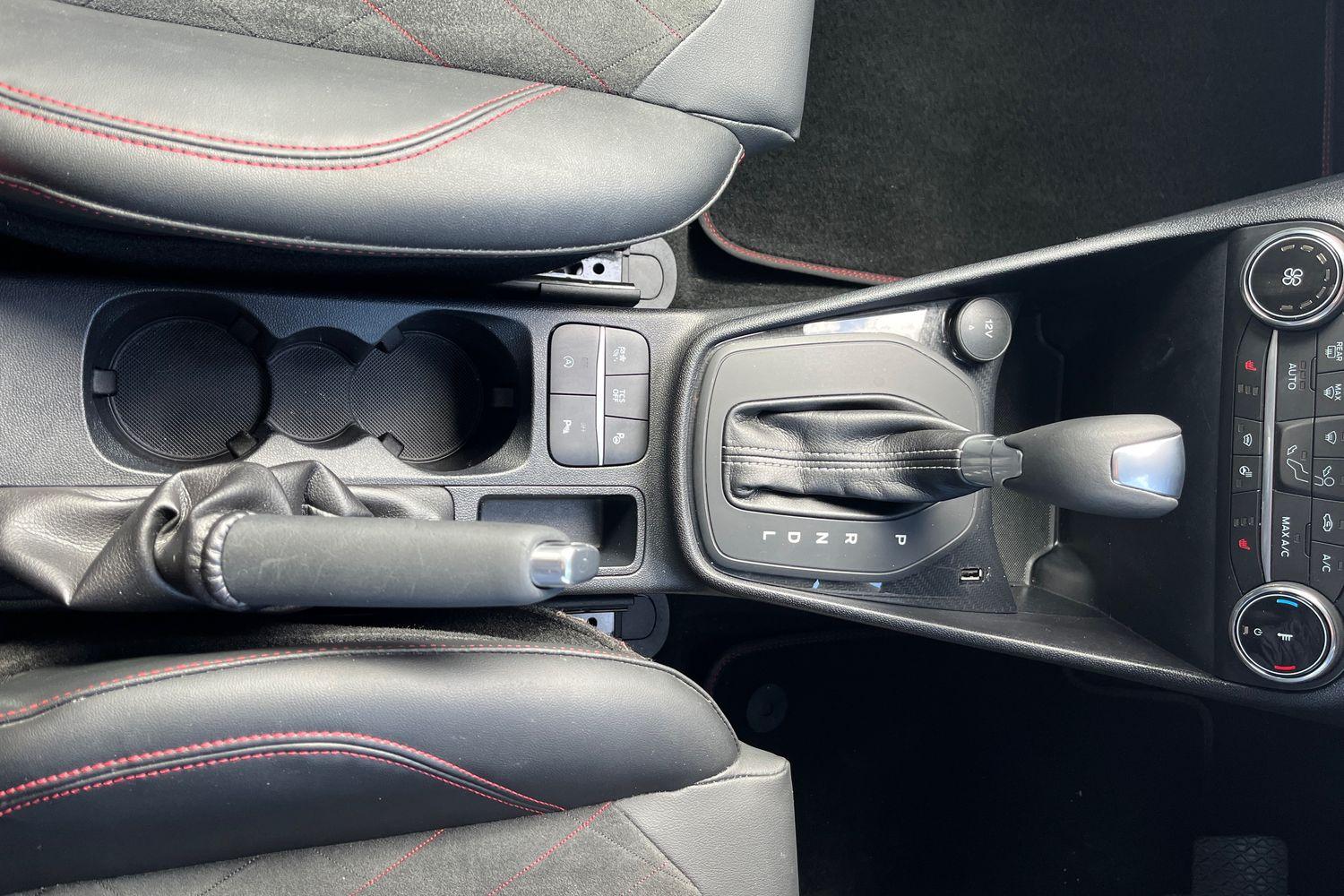Ford FIESTA Photo 28