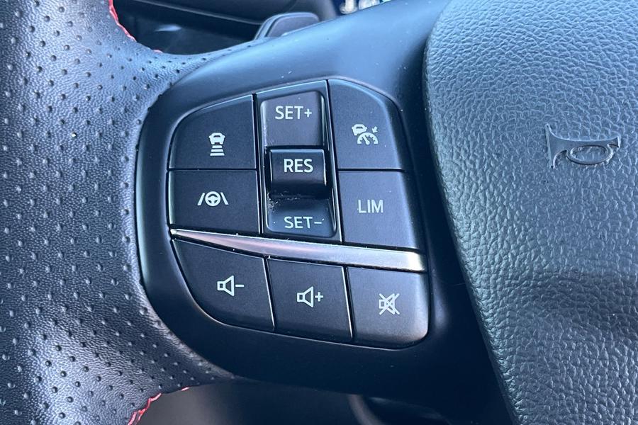 Ford FOCUS Photo autoimg-1d471c3806bb8a2e3ee0195ca5231e7965806d16.jpg