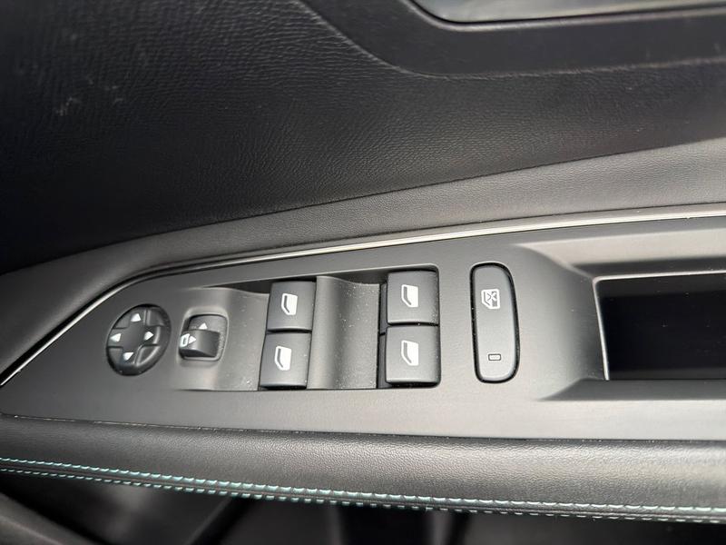 Used Peugeot 3008 LT22TLX 24
