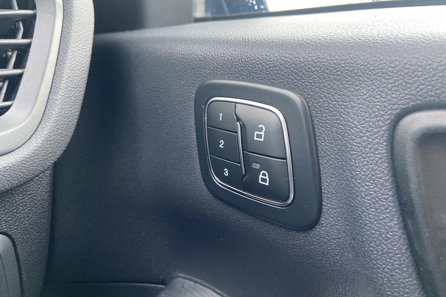 Ford Kuga Photo autoimg-1d4b75e992602f3041bd65d100ca981d543ee52f.jpg