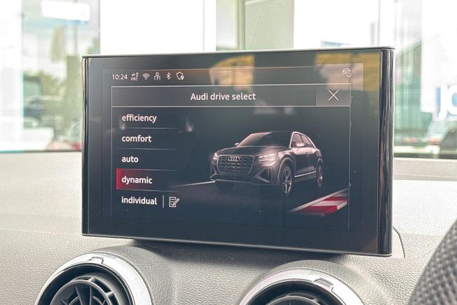 Audi Q2 Photo 33