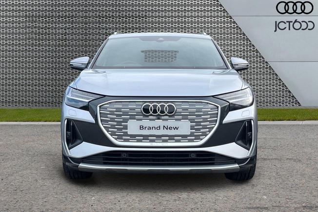 AUDI Q4 e-tron Photo 8