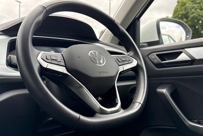 VOLKSWAGEN T-Roc Photo 26