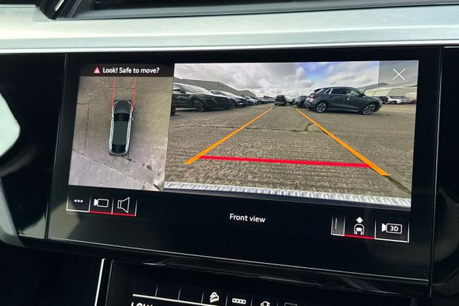 AUDI e-tron Photo 22