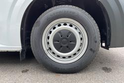 VOLKSWAGEN Transporter Photo 5